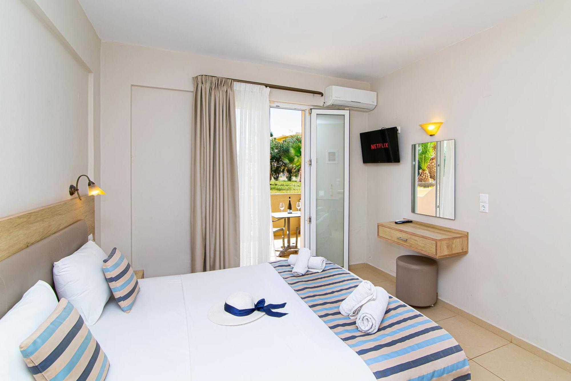 Theo Star Beach Hotel Малія Екстер'єр фото