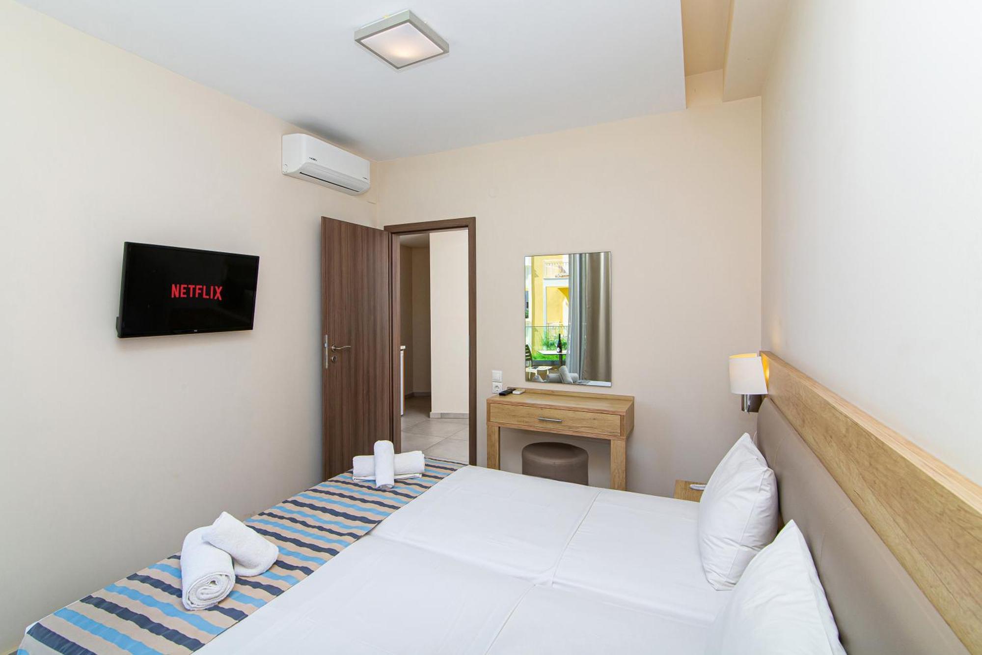 Theo Star Beach Hotel Малія Екстер'єр фото